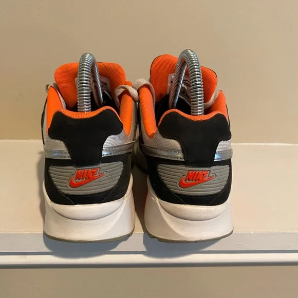 Nike Air Max Size 6.5 Coliseum Sneakers Racer Running Shoes Women’s Orange Black - Picture 4 of 6